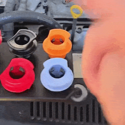 Kit de Embudo para Aceite de Motor 18 Piezas Con 12 Adaptadores Universales y 2 Bandejas Magnéticas