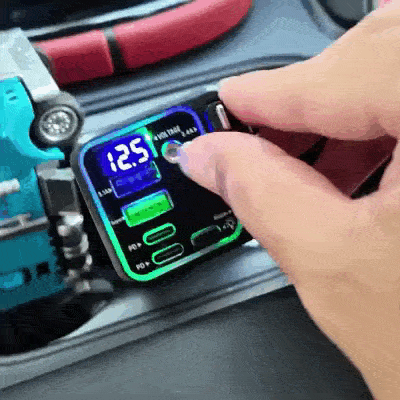 Cargador Retráctil 7 en 1 para Auto 102W con Luces Estrella — Carga Rápida USB-C y Apple