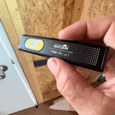 Linterna EDC Ultrafina Recargable WARSUN T7 PRO Con 675 Lúmenes, Doble Luz USB-C y Base Magnética